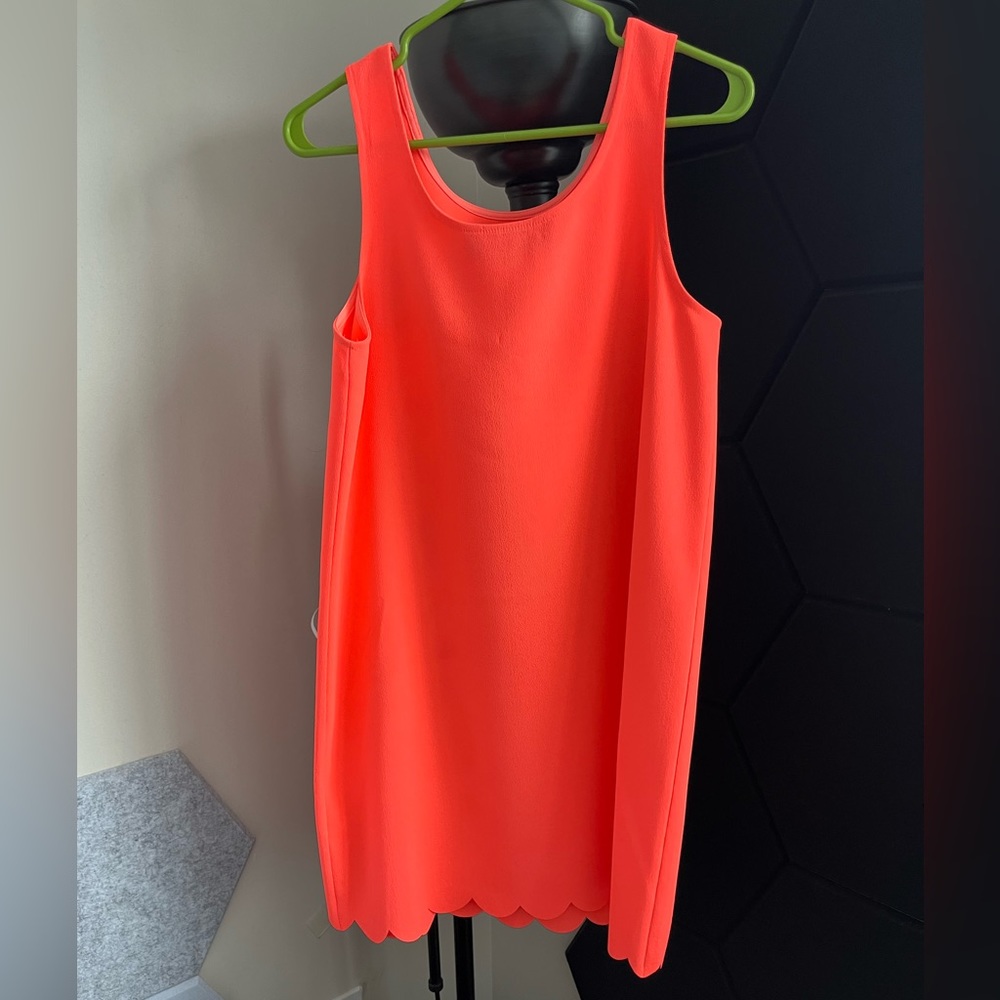 ✨2/$20 | Haute Hanger Scallop Trim Mini Dress